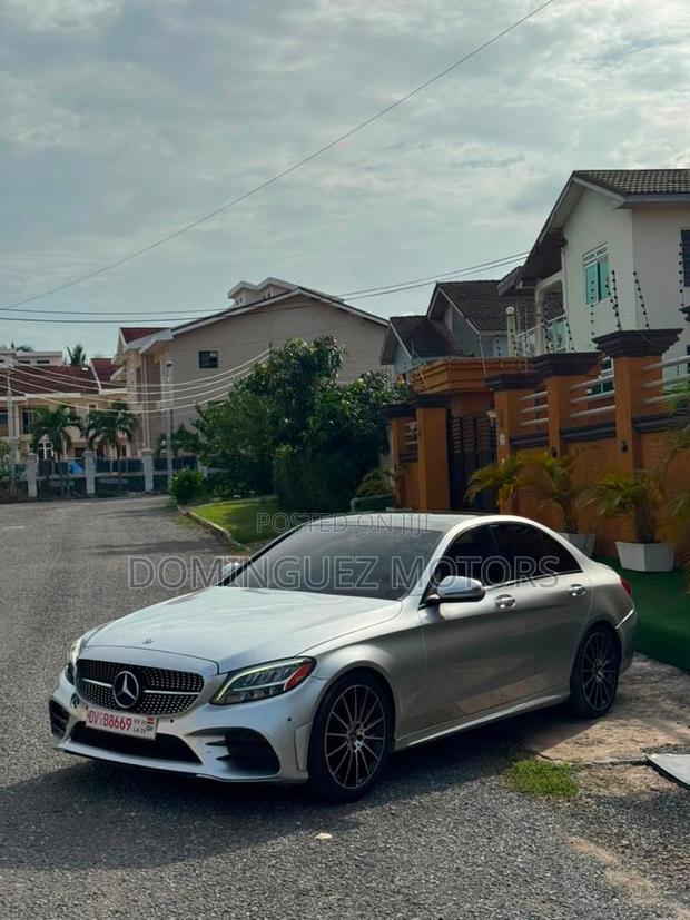 Mercedes-Benz C300 2019 Silver