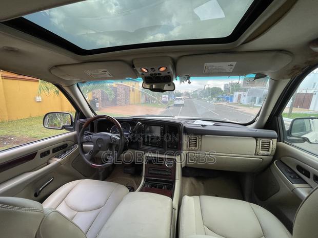 Cadillac Escalade 2012 White