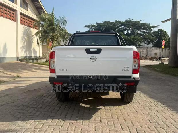 New Nissan Pick-Up 2025 White