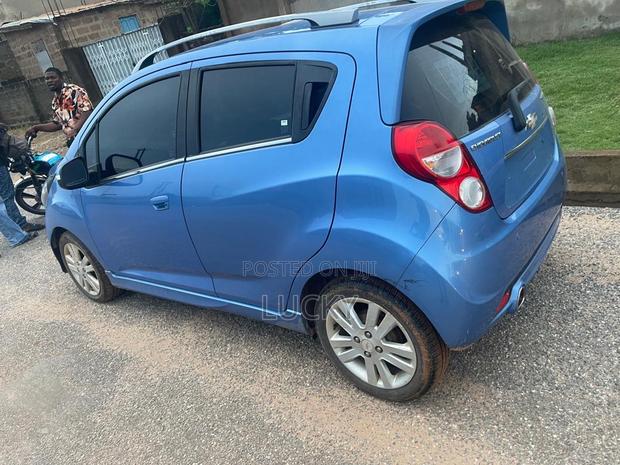 Chevrolet Spark 2LT 4dr Hatchback (1.2L 4cyl CVT) 2014 Blue