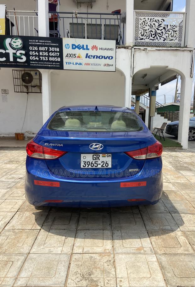 Hyundai Elantra Limited Sedan FWD (1.8L 4cyl 6A) 2013 Blue