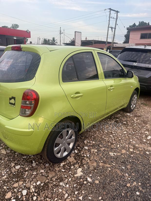 Nissan March 1.2 FWD 2011 Green