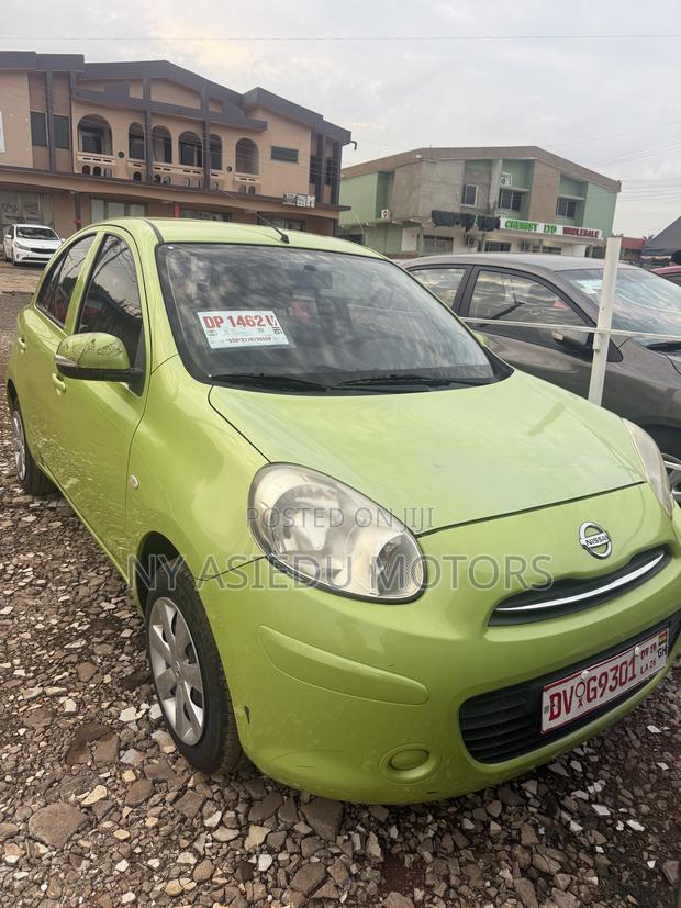 Nissan March 1.2 FWD 2011 Green