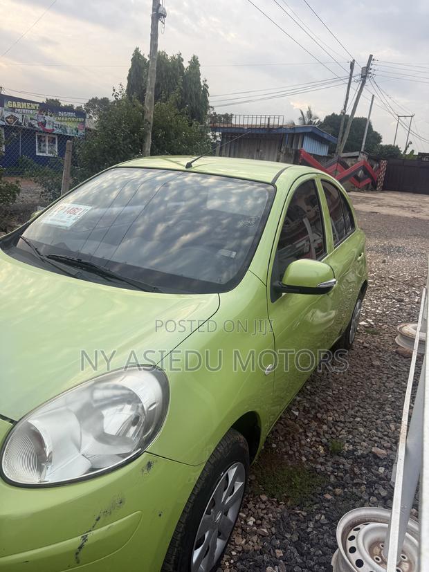 Nissan March 1.2 FWD 2011 Green