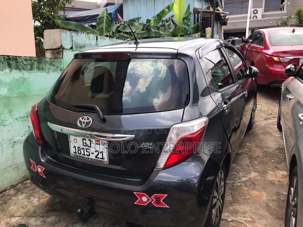 Toyota Yaris SE Hatchback 5dr 2012 Gray