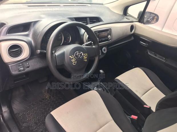 Toyota Yaris SE Hatchback 5dr 2012 Gray