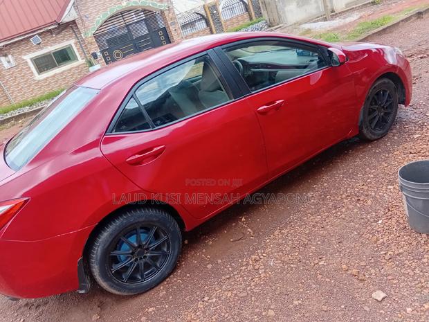 Toyota Corolla 2016 Red