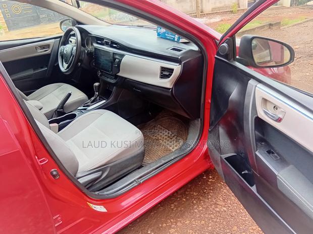 Toyota Corolla 2016 Red