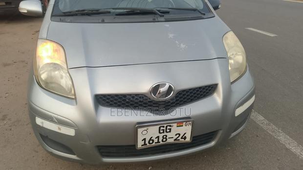 Toyota Vitz 1.3 AWD 3dr 2010 Gray