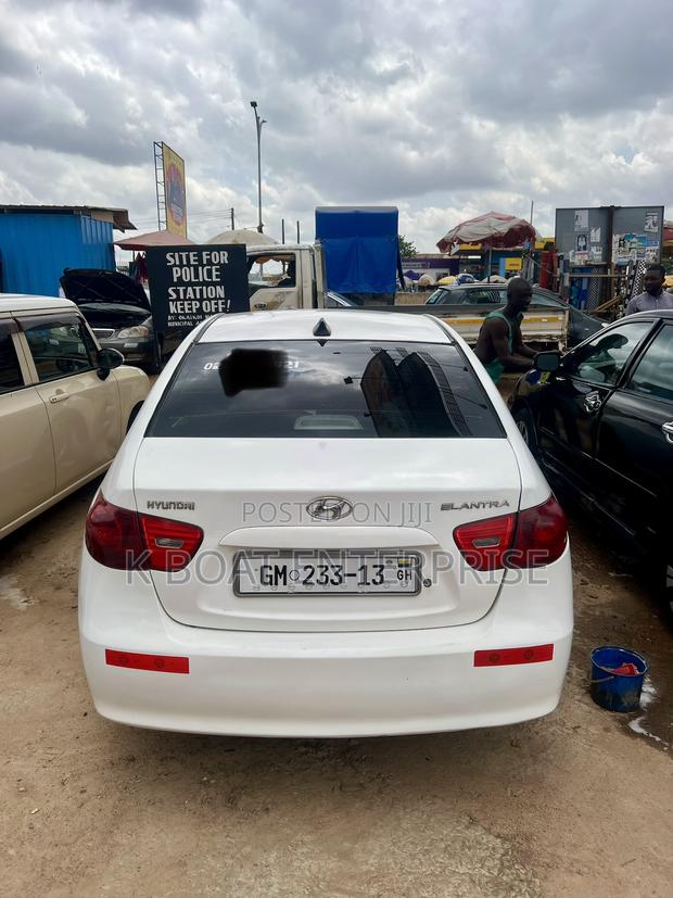 Hyundai Elantra 2010 Off white