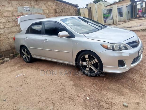 Toyota Corolla LE Special Edition 4dr Sedan (1.8L 4cyl 4A) 2013 Silver