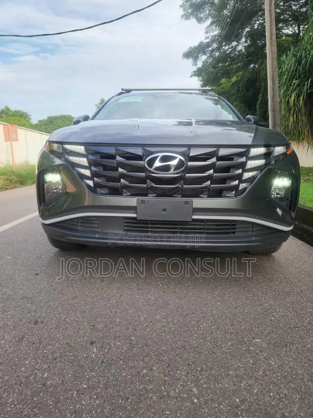 Hyundai Tucson SE 2024 Gray