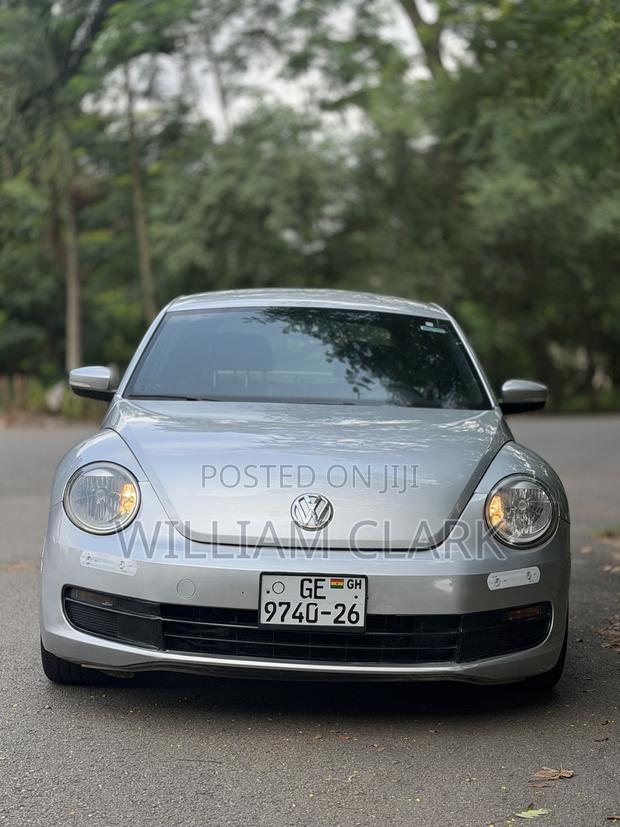 Volkswagen Beetle 1.8T 2dr Hatchback (1.8L 4cyl Turbo 5M) 2015 Gray