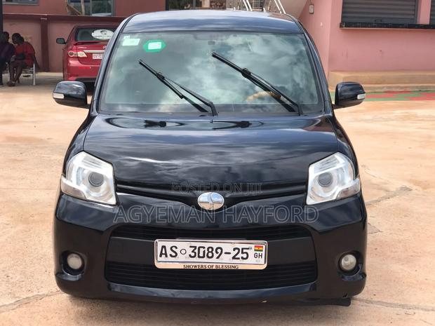 Toyota Sienta 2014 Black
