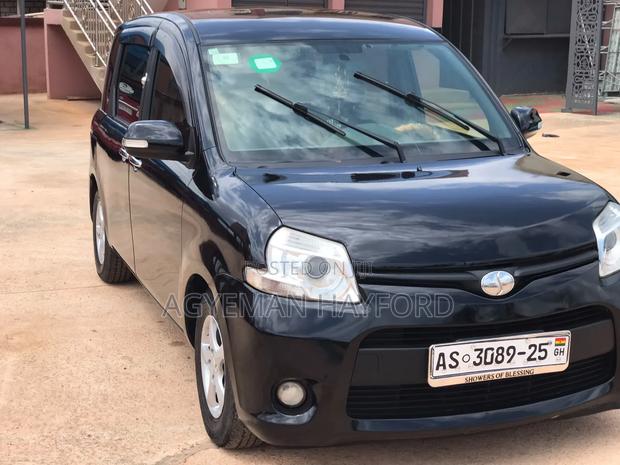 Toyota Sienta 2014 Black