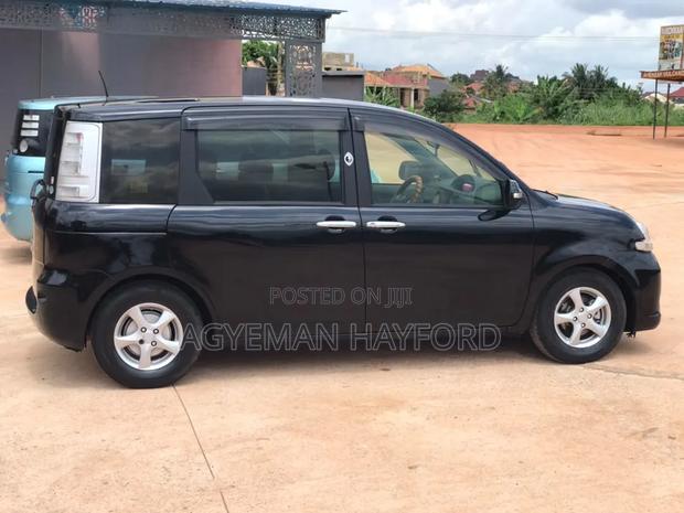 Toyota Sienta 2014 Black