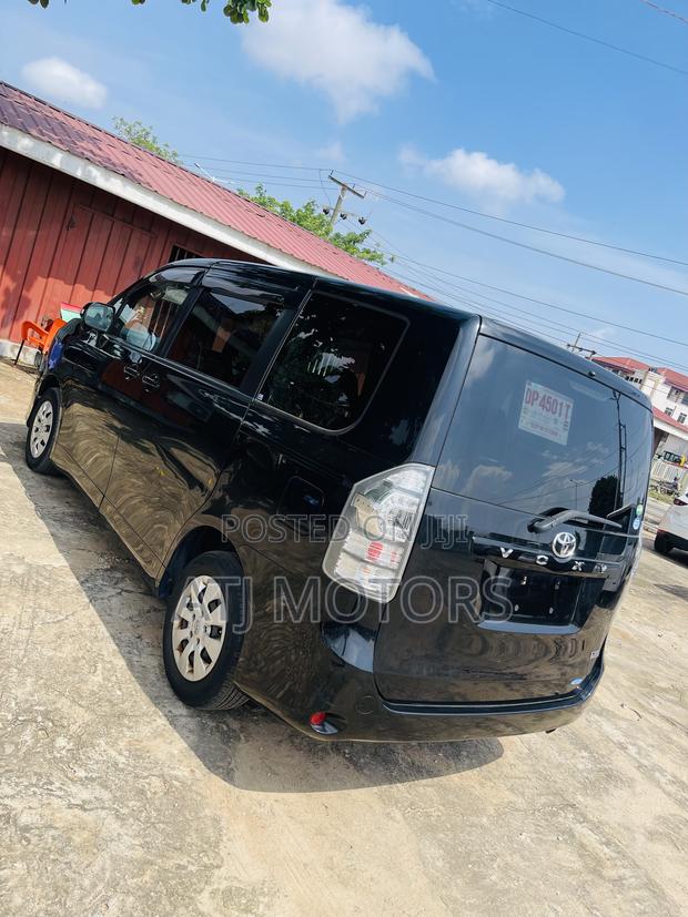 Toyota Voxy 2013 Black