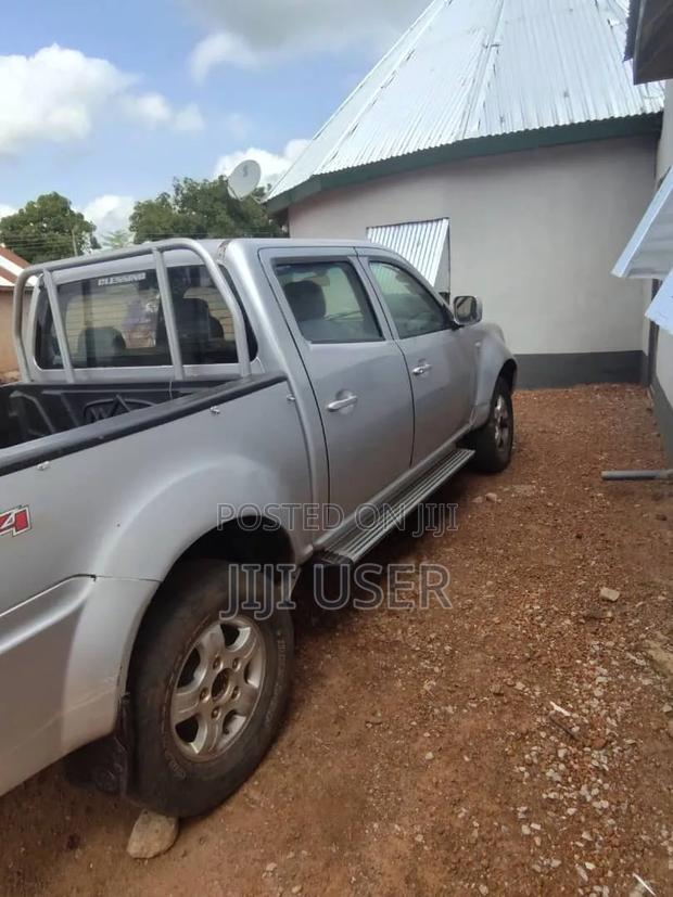 Tata Safari 2010 Gray