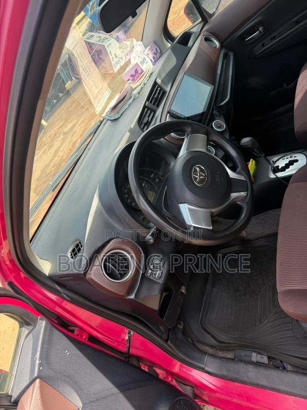 Toyota Vitz 1.3 AWD 3dr 2012 Pink