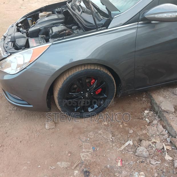Hyundai Sonata GLS Sedan FWD (2.4L 4cyl 6A) 2012 Gray