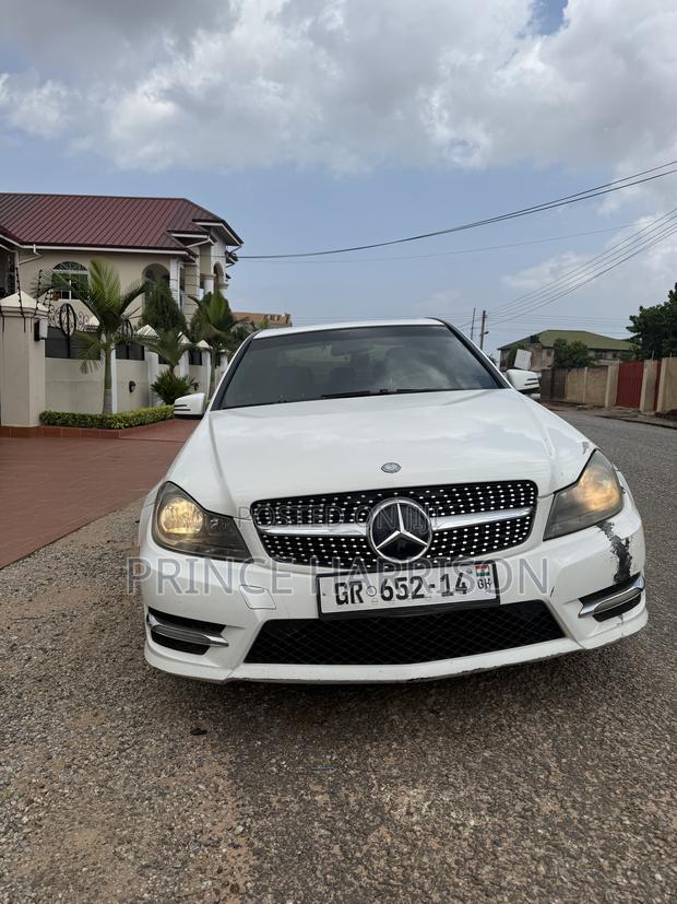 Mercedes-Benz C300 Luxury 4Matic Sedan AWD (3.5L 6cyl 7A) 2014 White