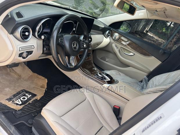 Mercedes-Benz C300 Luxury 4dr AWD 4Matic Sedan (2.0L 4cyl 7A) 2015