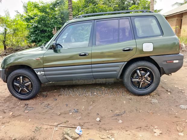 Toyota RAV4 2001 Blue