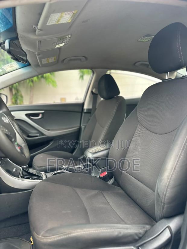 Hyundai Elantra SE Sedan FWD (1.8L 4cyl 6A) 2016 Gray