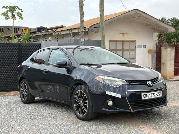 Toyota Corolla S 4dr Sedan (1.8L 4cyl CVT) 2015 Blue