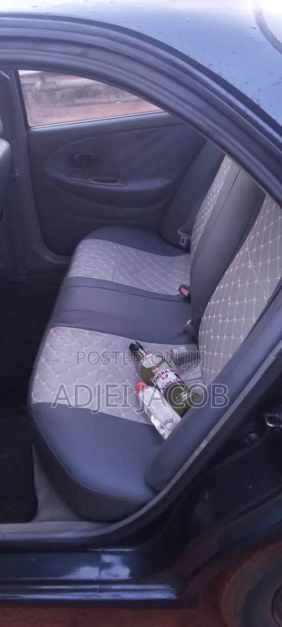 Hyundai Elantra 2001 Blue