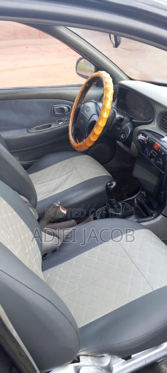 Hyundai Elantra 2001 Blue
