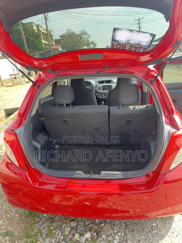 Toyota Vitz 2012 Red