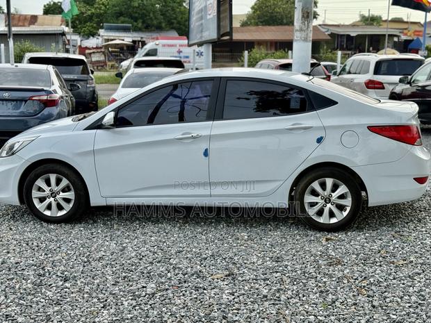 Hyundai Accent SE Sedan 2016 White