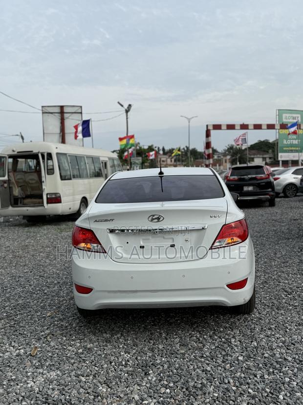 Hyundai Accent SE Sedan 2016 White