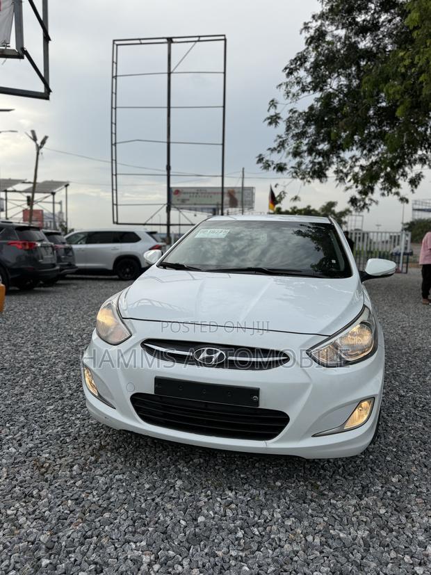 Hyundai Accent SE Sedan 2016 White