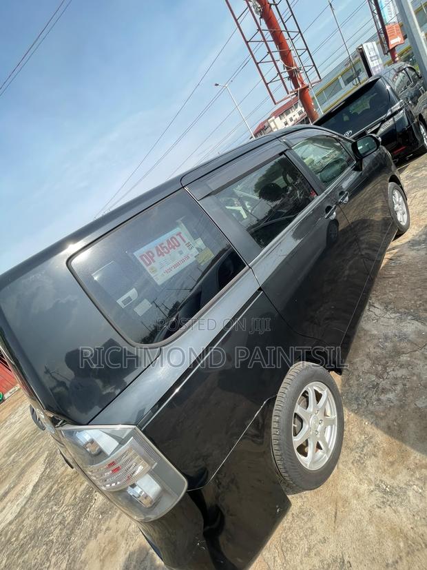 Toyota Voxy 2010 Black