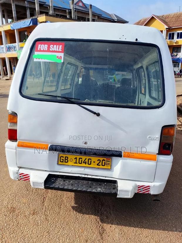 Mitsubishi L400 2009 White