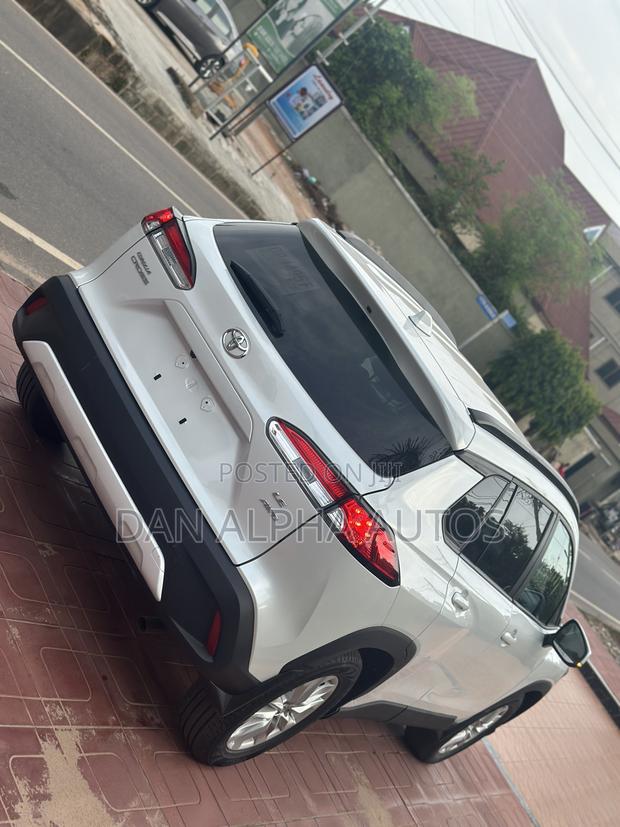 Toyota Corolla Cross 2024 White