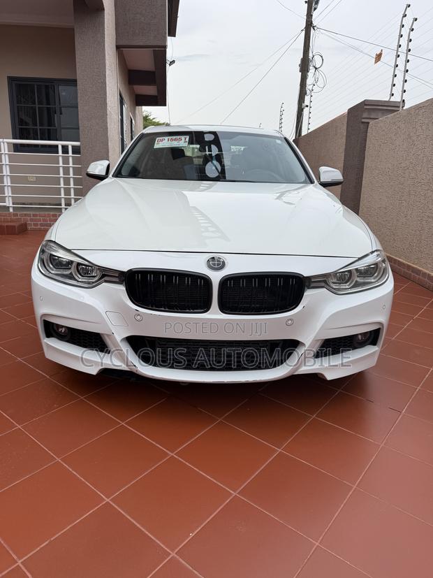 BMW 3 Series 320i RWD 2017 White