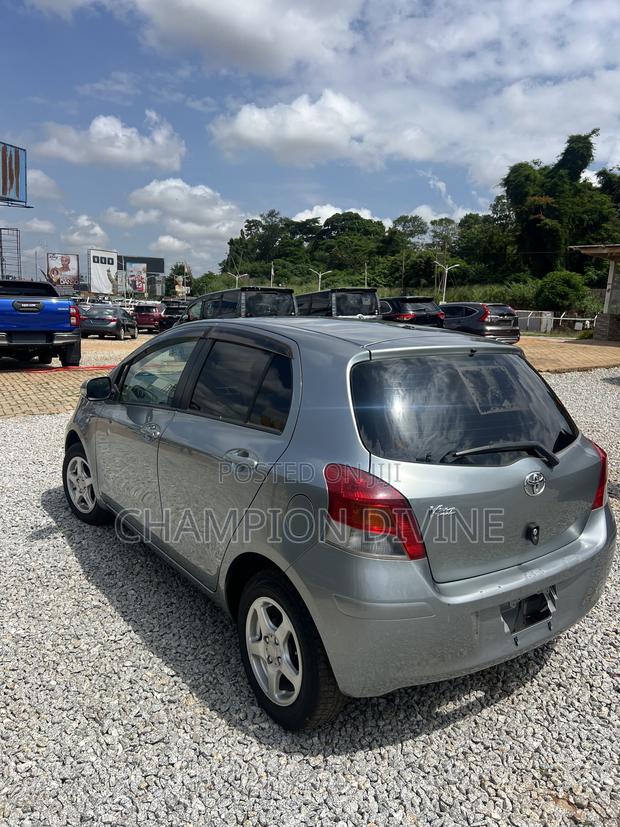 Toyota Vitz 2010