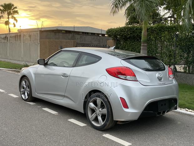 Hyundai Veloster 3dr Hatchback w/Black Interior (1.6L 4cyl 6AM) 2015