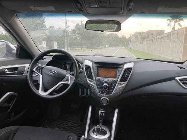 Hyundai Veloster 3dr Hatchback w/Black Interior (1.6L 4cyl 6AM) 2015