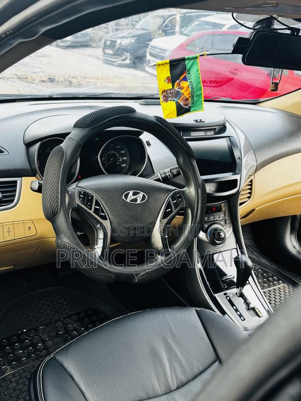 Hyundai Elantra Limited Sedan FWD (1.8L 4cyl 6A) 2013 Matt Black