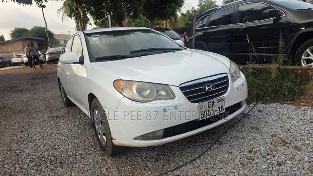 Hyundai Elantra 2011 White