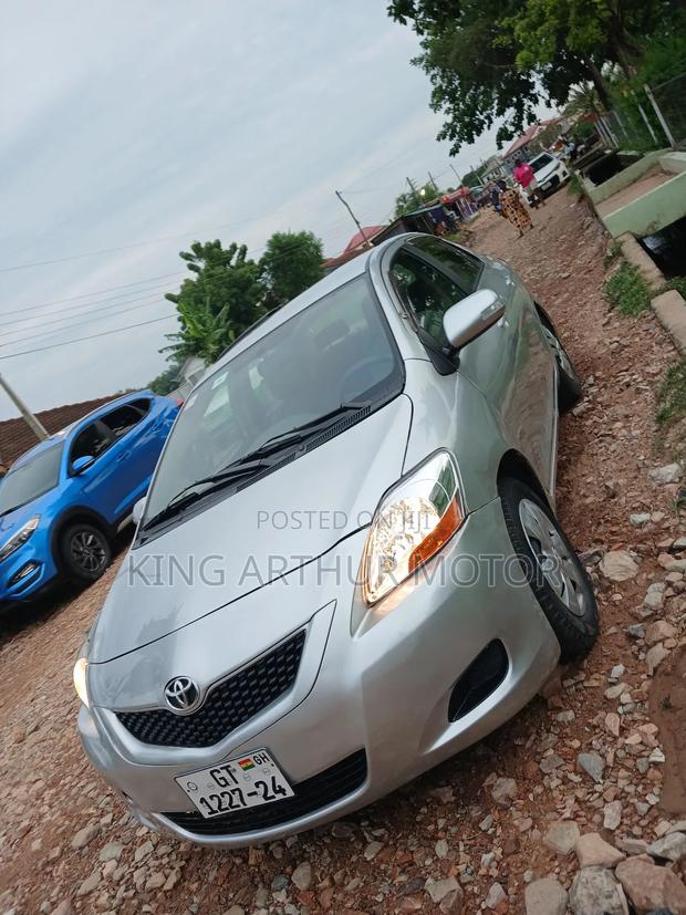 Toyota Belta 2010 Gray