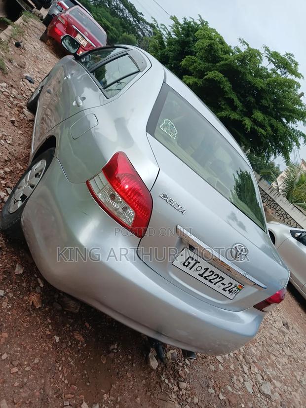 Toyota Belta 2010 Gray