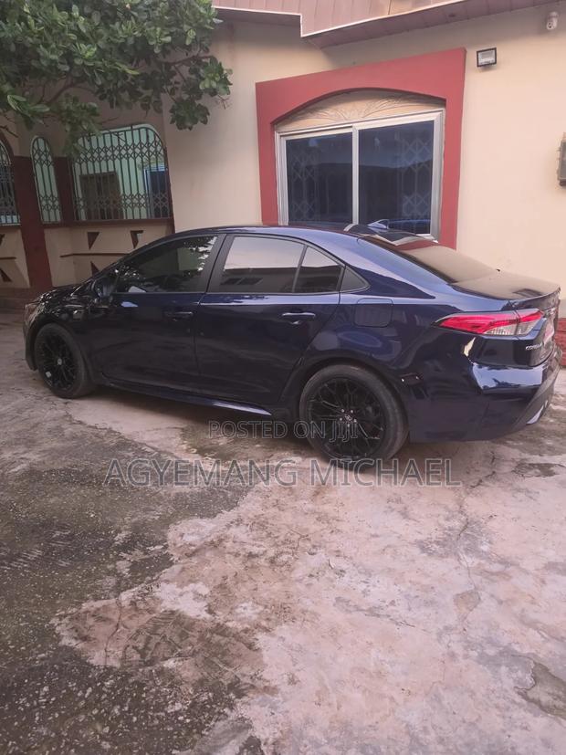 Toyota Corolla LE 2020 Blue