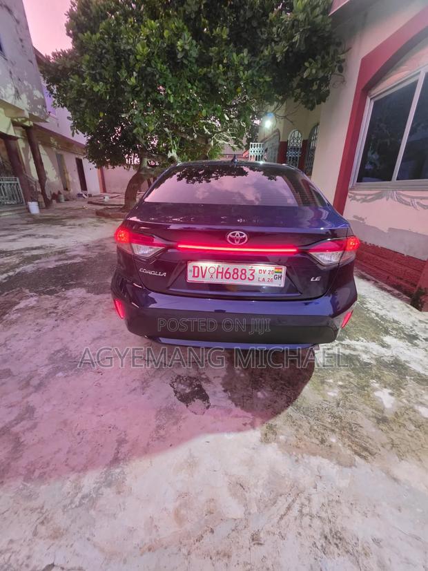 Toyota Corolla LE 2020 Blue