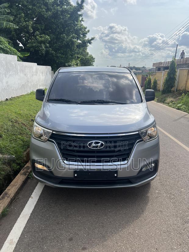 Hyundai H1 2019 Gray