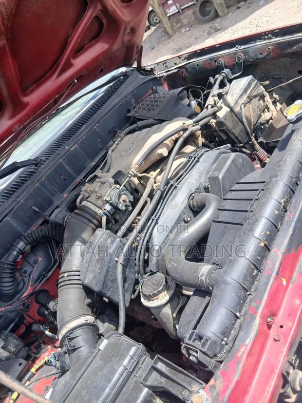 Toyota Hilux 2004 Red